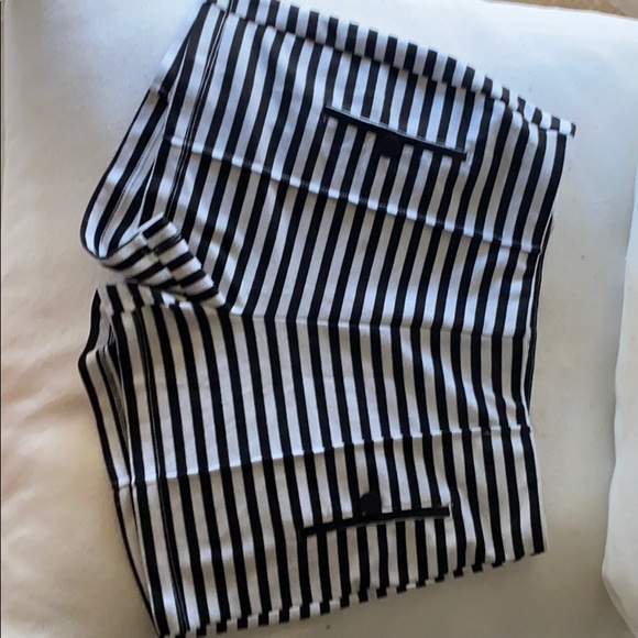 Sono Shorte - Picture 3 of 5